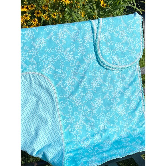 A 3 Piece Blue Flannel Floral Baby Blanket with 2 burb cloths - Picture 2 of 8